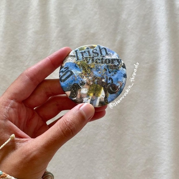 Notre Dame football game day glitter pin - Picture 9 of 10